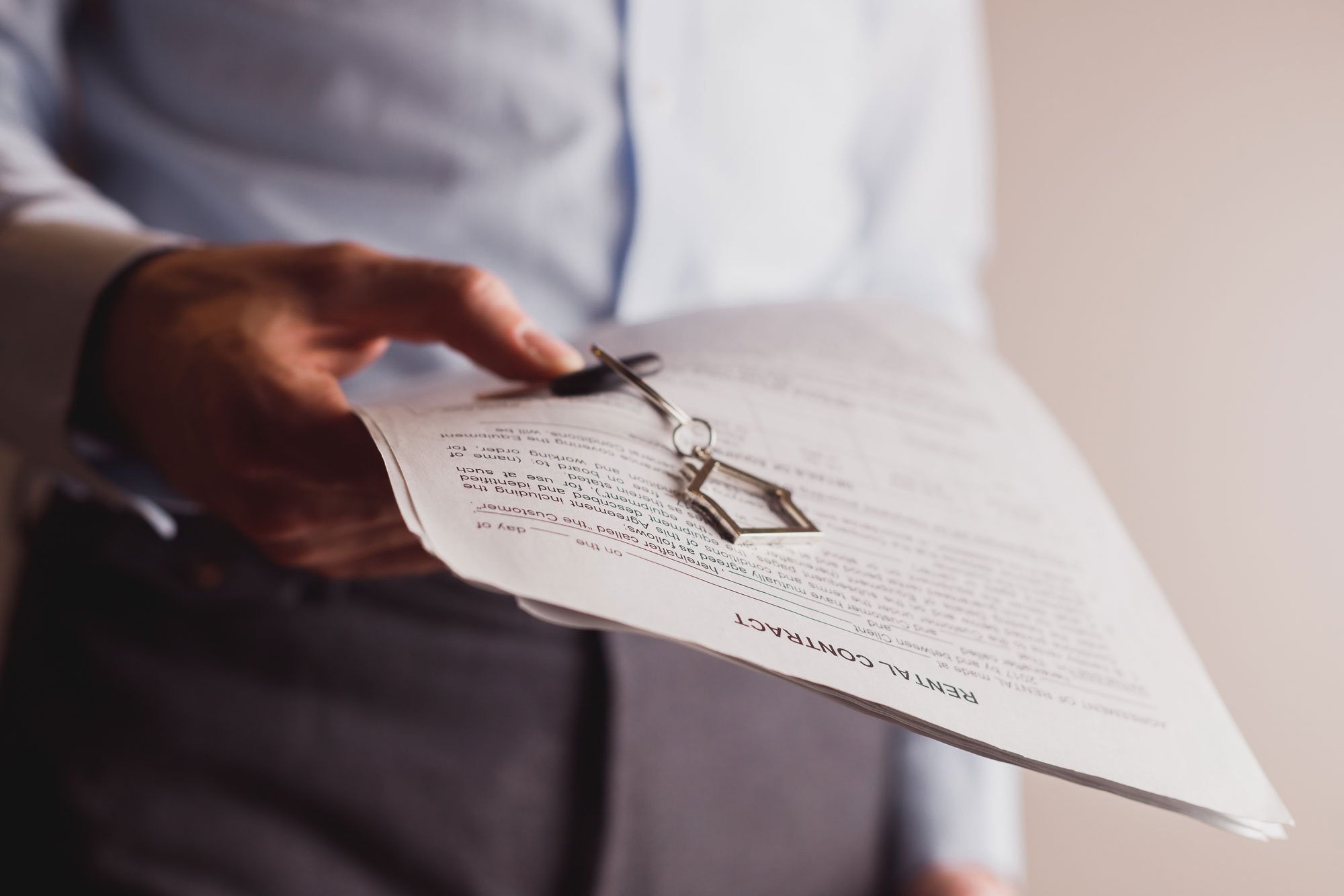 rental-contract-and-house-keys-handed-over-2026-01-08-05-31-04-utc