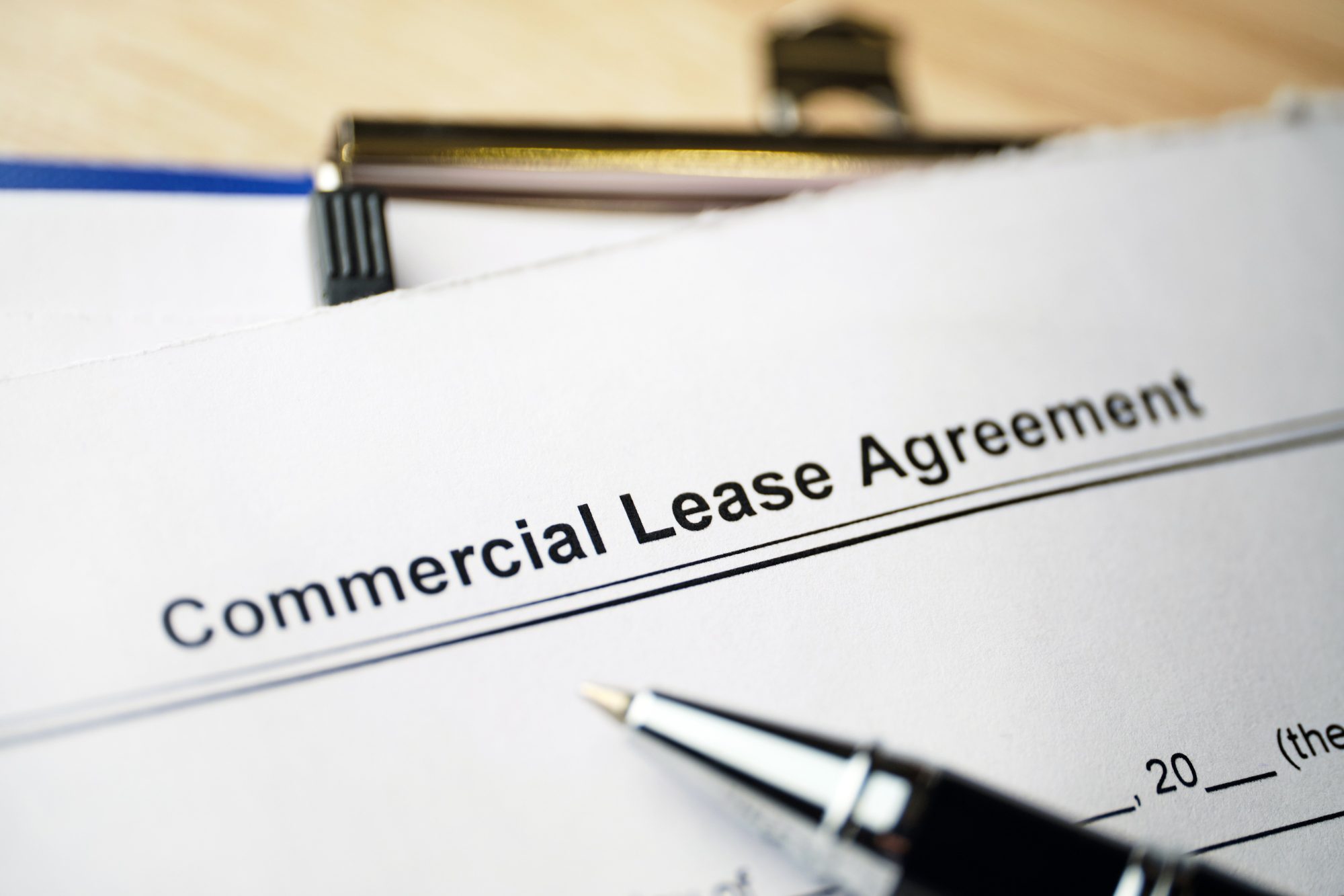 Legal,Document,Commercial,Lease,Agreement,On,Paper.